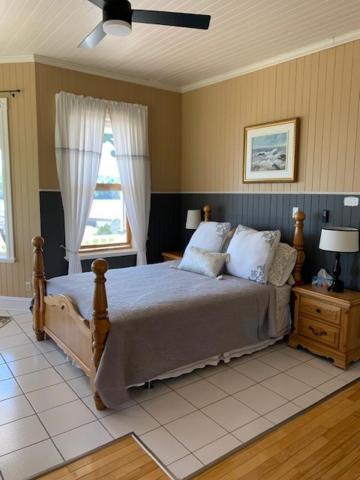 Le Manoir Du Vieux Presbytere Port-Daniel エクステリア 写真