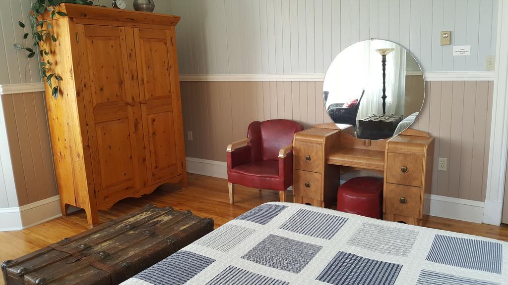 Le Manoir Du Vieux Presbytere Port-Daniel エクステリア 写真